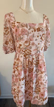 Load image into Gallery viewer, Mini Floral Open Back Dress
